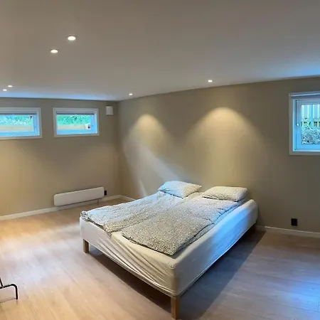 Daire Stor Og Lys Leilighet I Hus *