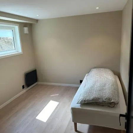 Appartement Stor Og Lys I Hus